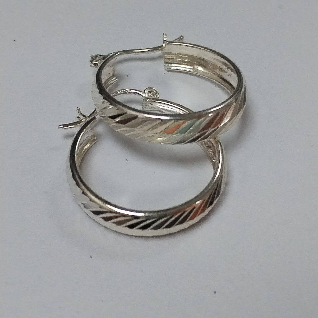 PAR ARRACADAS FACETADAS PLATA .925 2.3 GR (NUEVO)