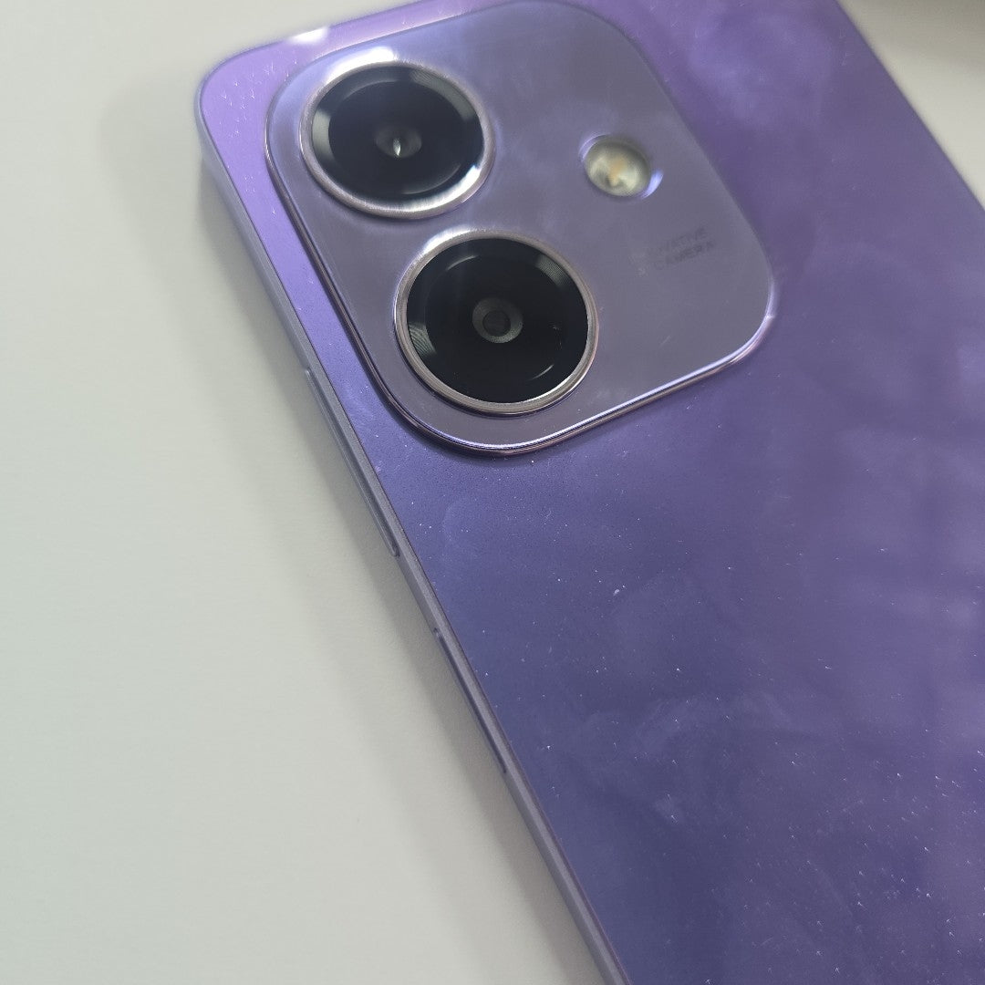 CELULAR OPPO A40 CPH2669 (2024) 256 GB 4 GB RAM (SEMINUEVO)