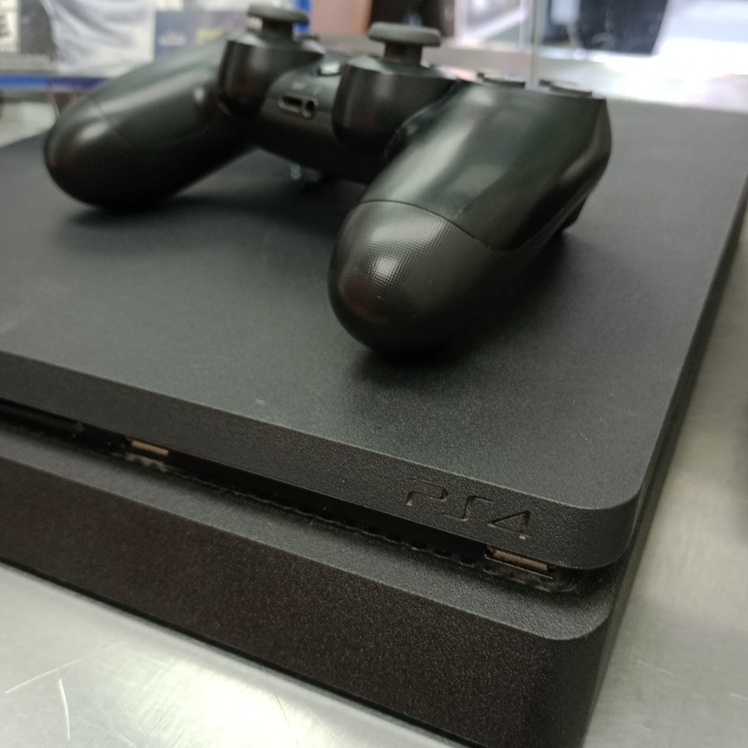 CONSOLA DE VIDEOJUEGO SONY PS4 1 TB (SEMINUEVO)