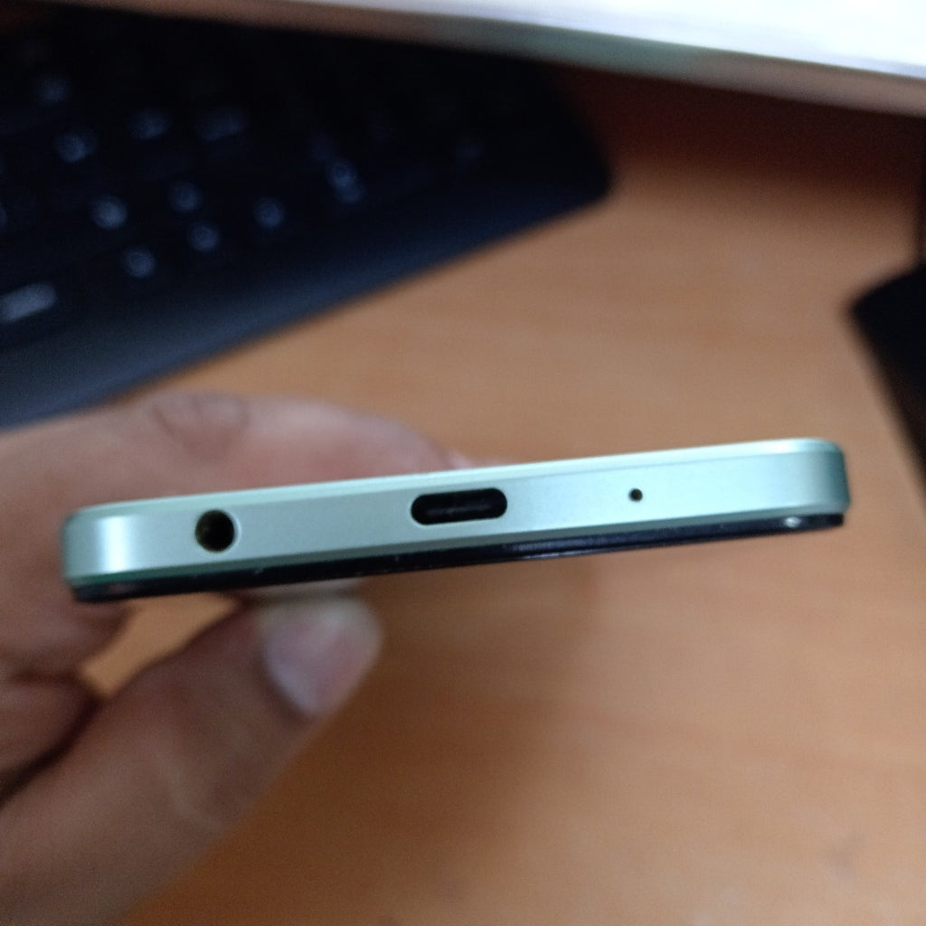 CELULAR VIVO Y03 V2332 (2024) 128 GB 4 GB RAM (SEMINUEVO)