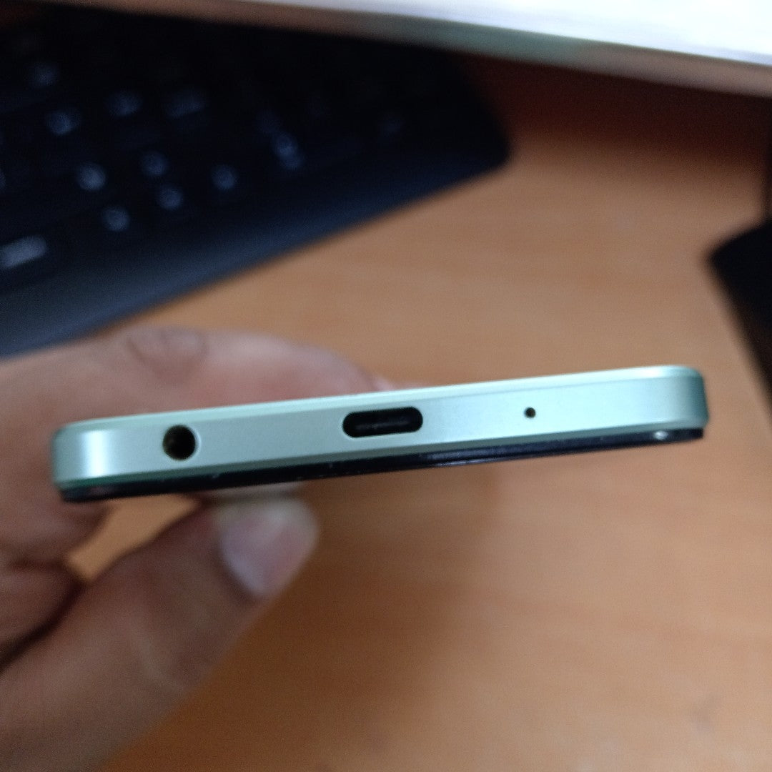 CELULAR VIVO Y03 V2332 (2024) 128 GB 4 GB RAM (SEMINUEVO)