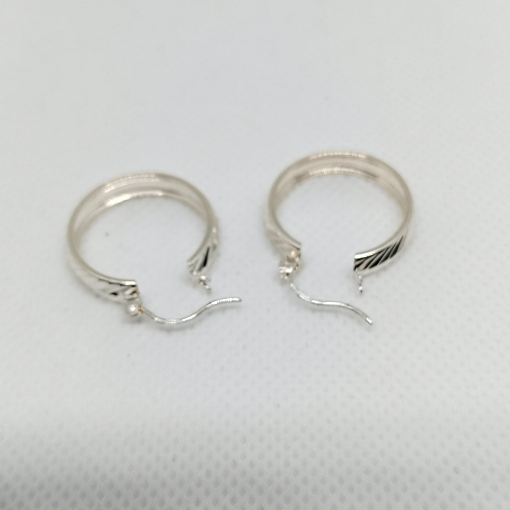 PAR ARRACADAS FACETADAS PLATA .925 2.3 GR (NUEVO)