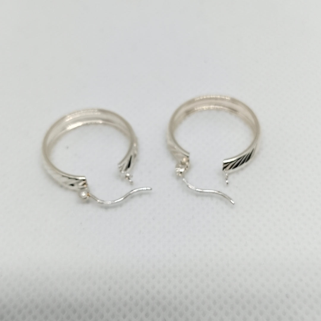 PAR ARRACADAS FACETADAS PLATA .925 2.3 GR (NUEVO)