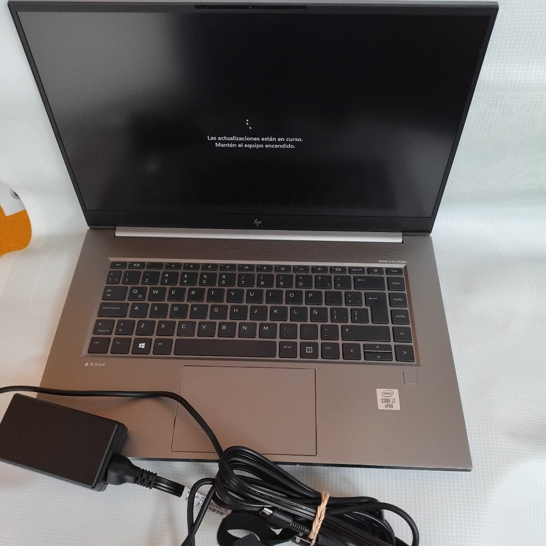 LAPTOP HP ZBOOK FIREFLY 15 G7 (2024) 512 GB SSD 32 GB RAM (SEMINUEVO)
