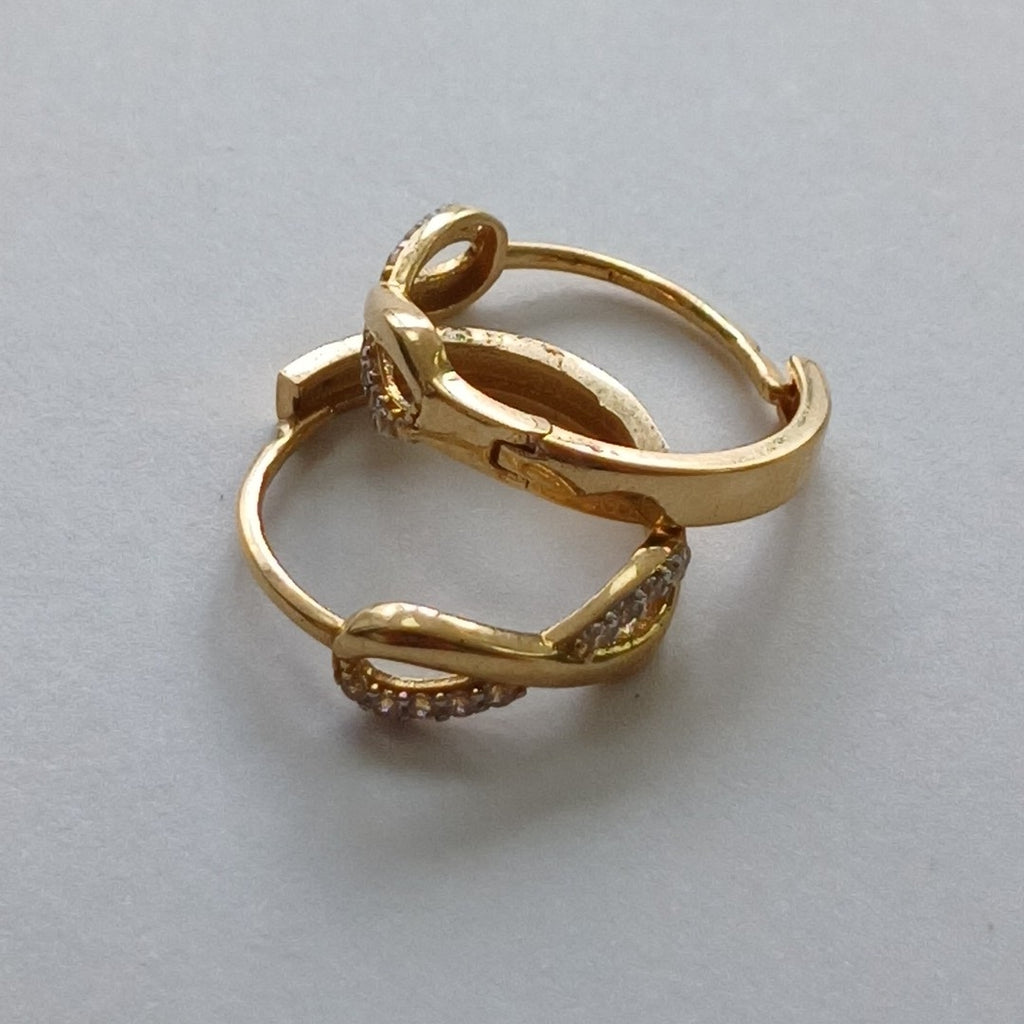 HUGGIES ORO 14K 2.1 (NUEVO)