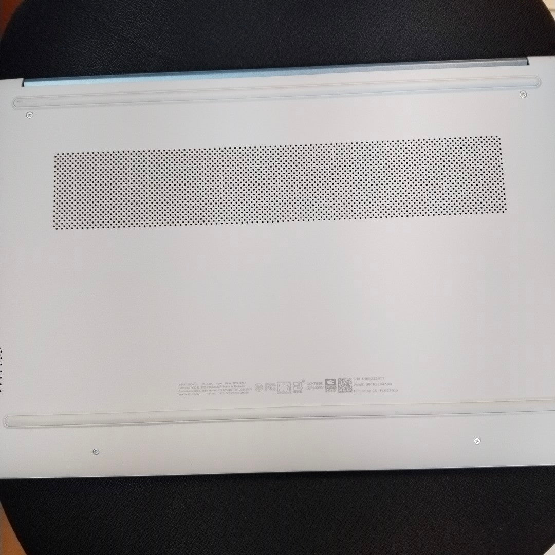LAPTOP HP 15-FC0230LA (2025) 512 GB SSD 8 GB RAM (SEMINUEVO)