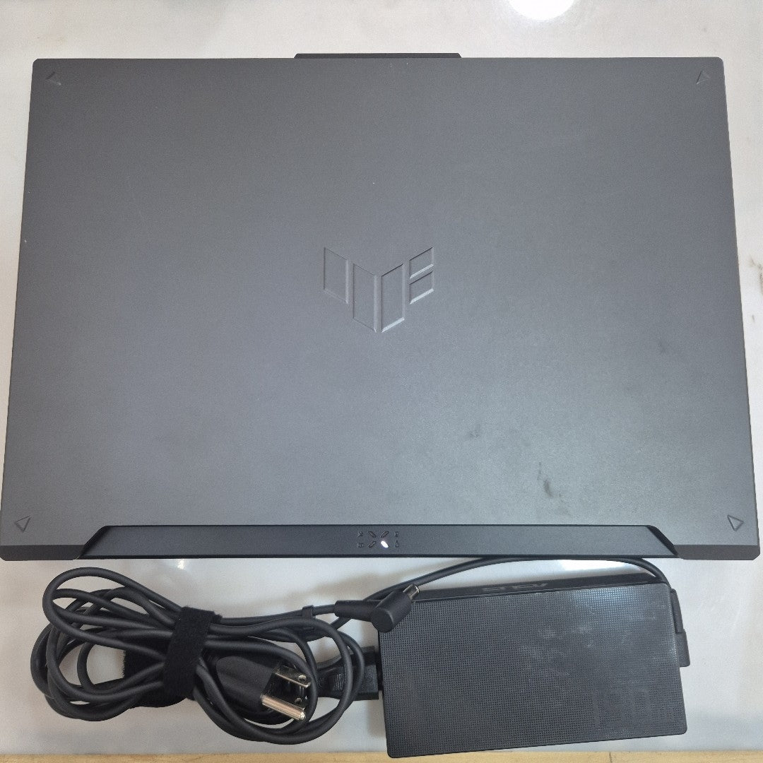 LAPTOP ASUS TUF GAMING F16 FX607VJ-RL024W (2025) 512 GB SSD 16 GB RAM (SEMINUEVO)