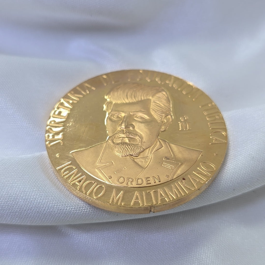 MEDALLA CONMEMORATIVA ORO 21 K 42,00 GRMS (SEMINUEVO)
