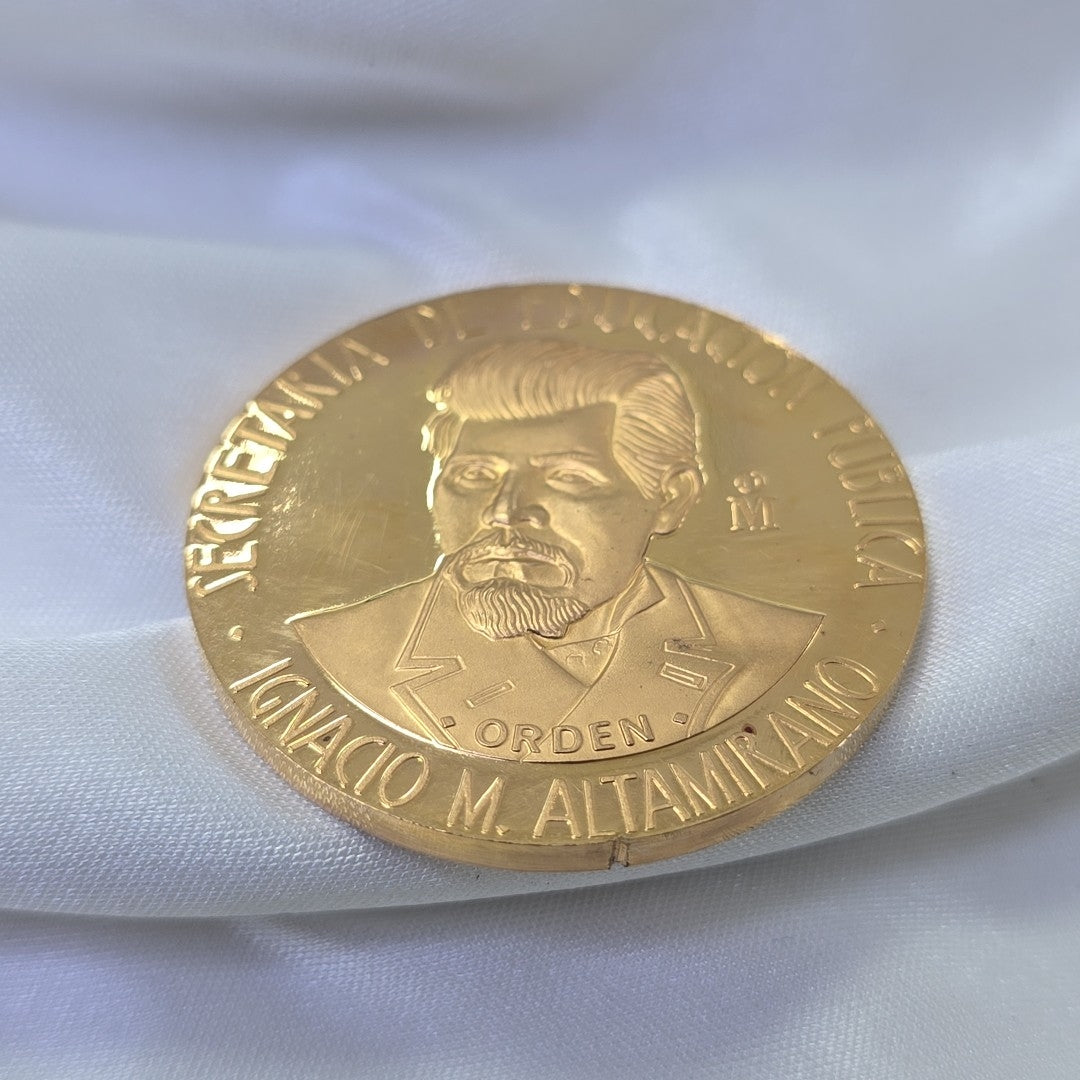 MEDALLA CONMEMORATIVA ORO 21 K 42,00 GRMS (SEMINUEVO)