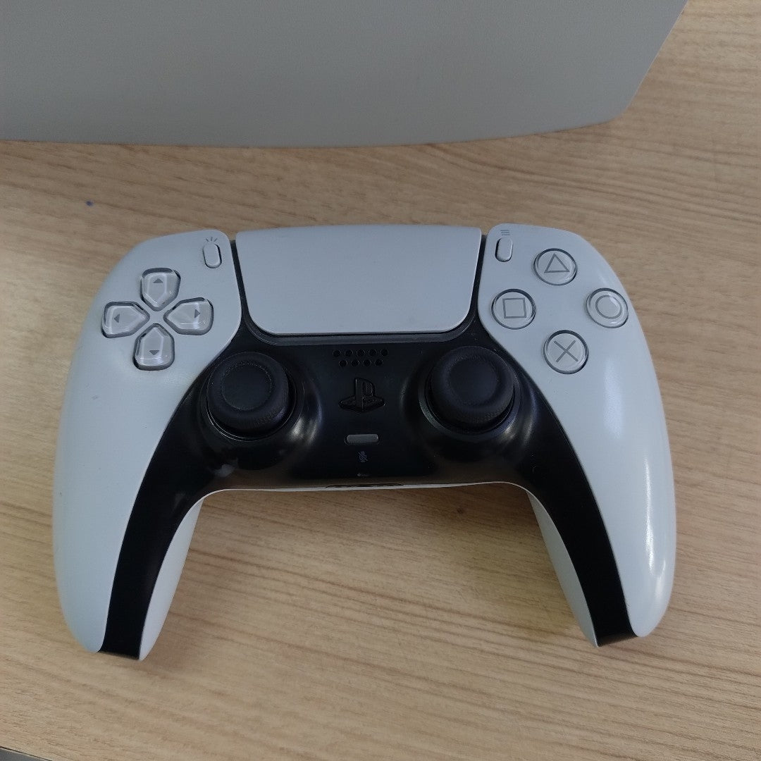 CONSOLA DE VIDEOJUEGO SONY PS5 825 SSD (SEMINUEVO)