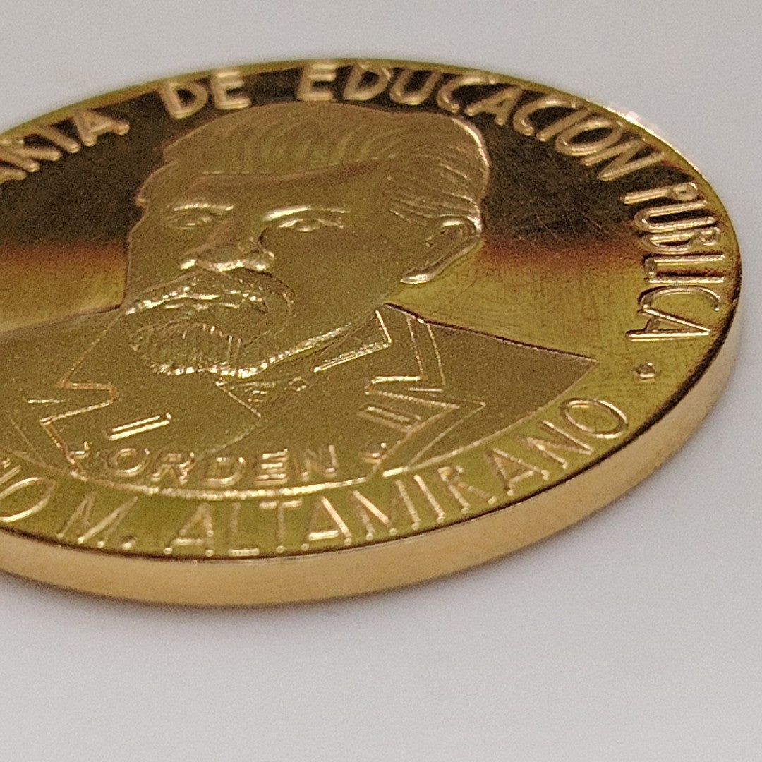 MEDALLA CONMEMORATIVA ORO 21 K 42.1 GRMS (SEMINUEVO)