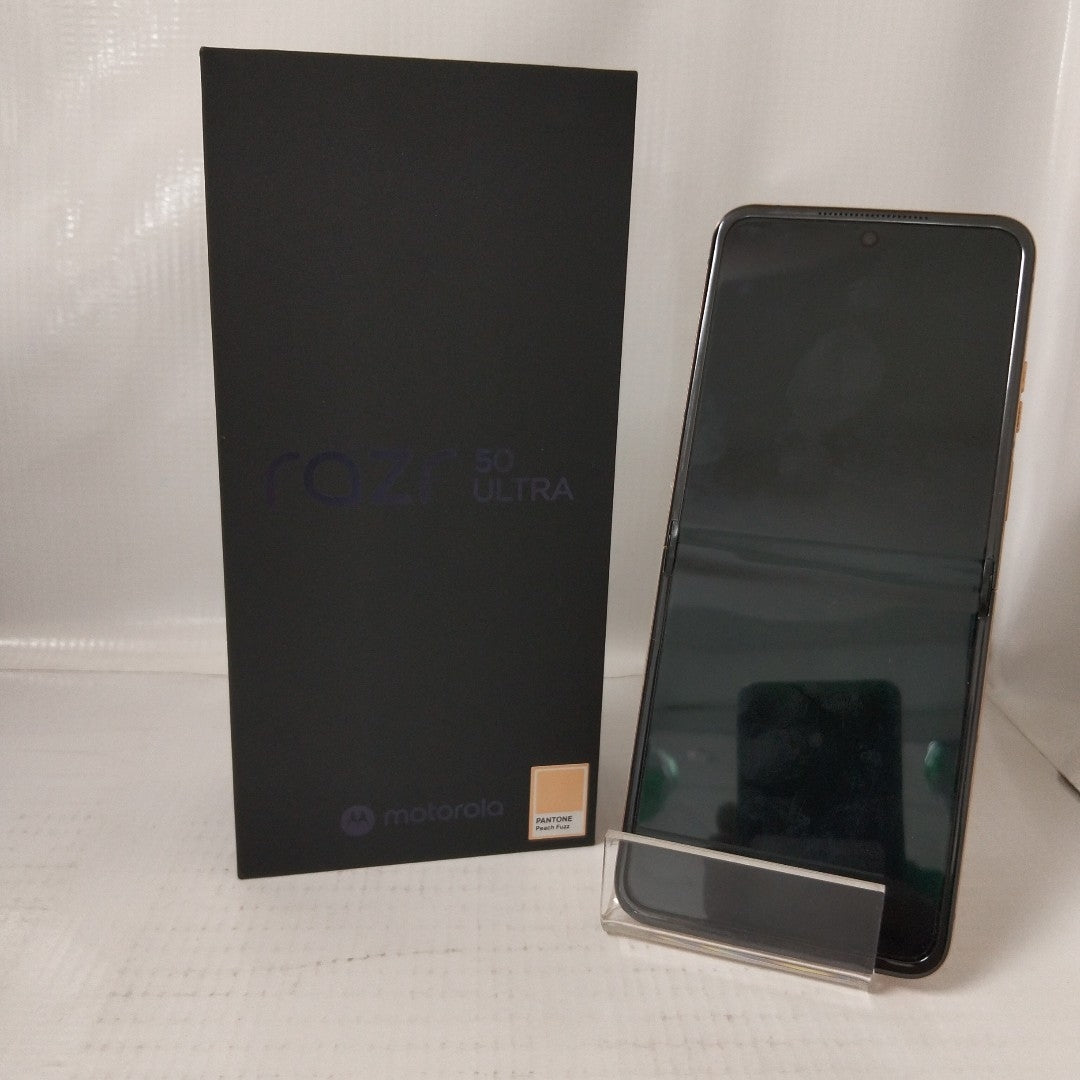 CELULAR MOTOROLA RAZR 50 ULTRA XT2451-3 (2024) 512 GB 12 GB RAM (SEMINUEVO)