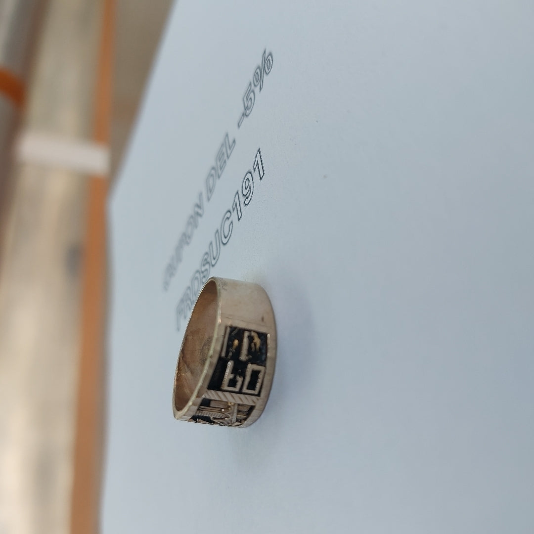 ANILLO DE GRADUACIÓN ORO 8 K 5.8 GRMS (SEMINUEVO)