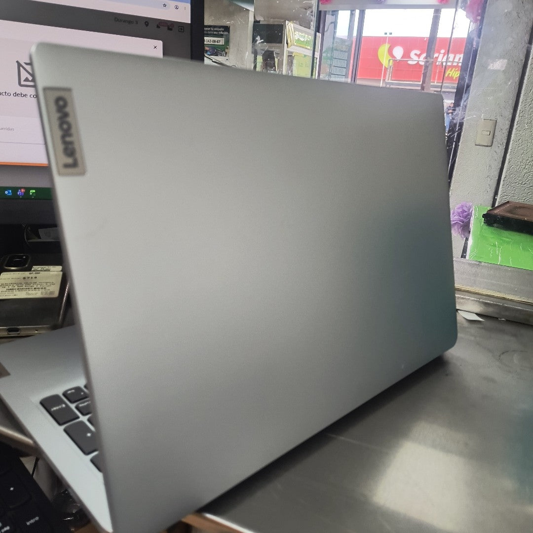 LAPTOP LENOVO IDEAPAD 1 15IGL7 (2024) 256 GB SSD 8 GB RAM (SEMINUEVO)