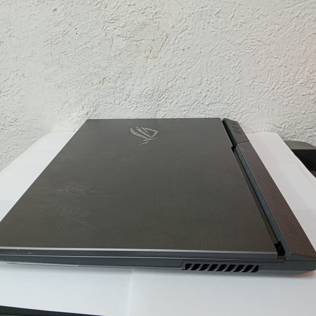 LAPTOP ASUS ROG STRIX G17 G713PV-WS94 (2024) 1 TB SSD 16 GB RAM (SEMINUEVO)