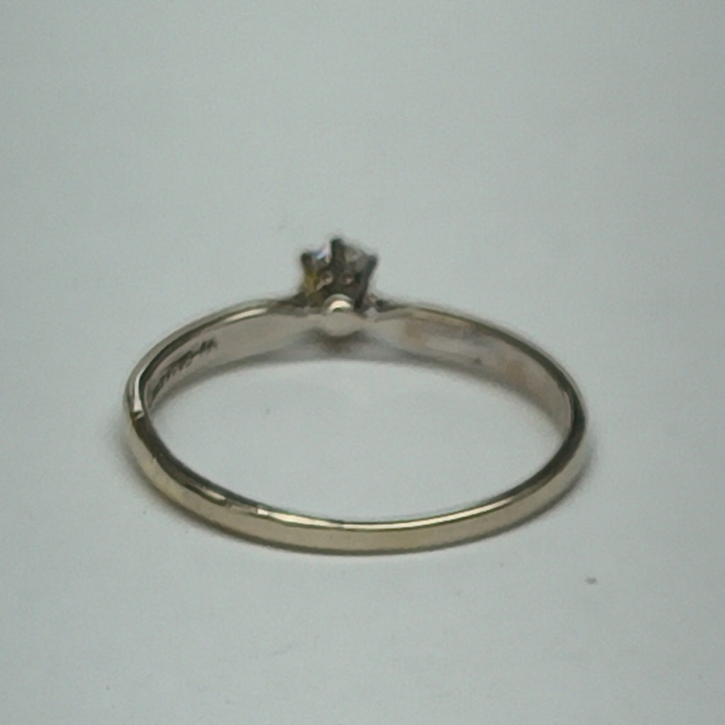 SOLITARIO ORO BLANCO 14 K 1.3 GRMS (SEMINUEVO)
