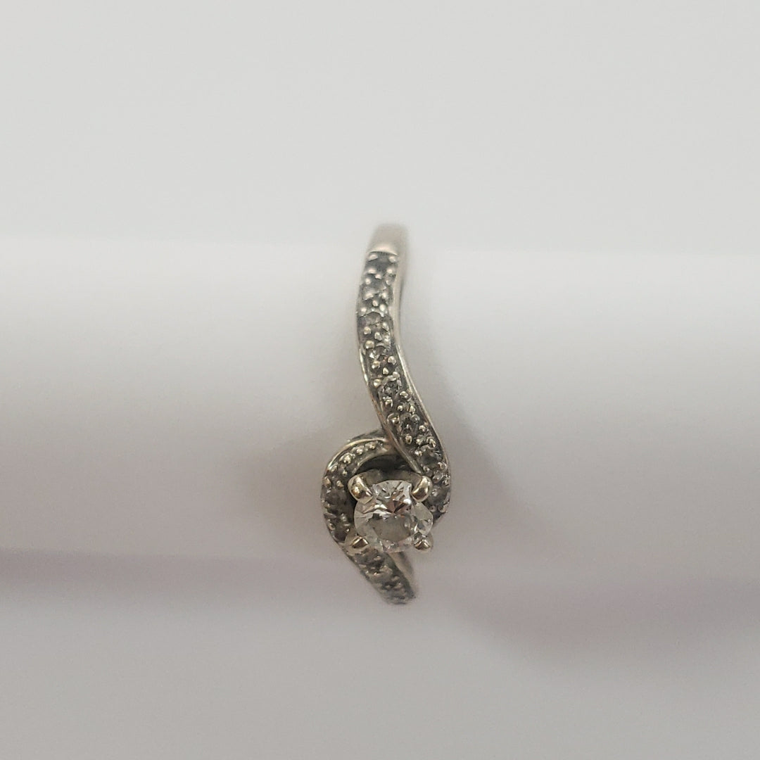 SOLITARIO ORO 18 K 2.3 GRMS (SEMINUEVO)