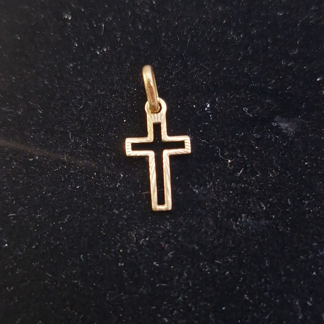CRUZ, DIJE ORO 14 K 0.6 GRMS (SEMINUEVO)
