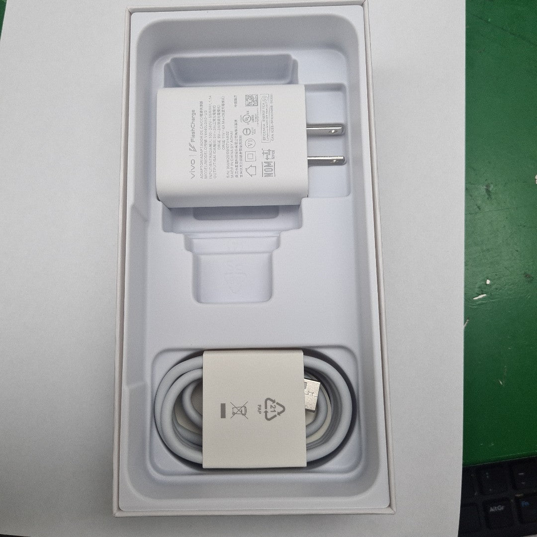 CELULAR VIVO Y28 V2352 256 GB 8 GB RAM (SEMINUEVO)