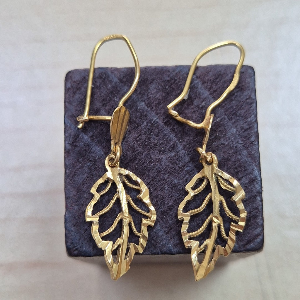 ARETES PAR ORO 18 K 2.4 GRMS (SEMINUEVO)