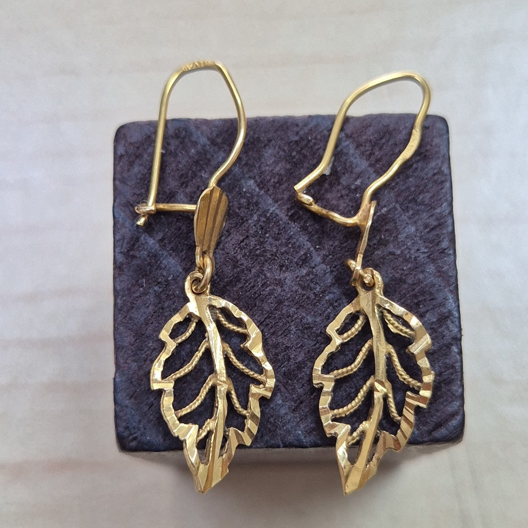 ARETES PAR ORO 18 K 2.4 GRMS (SEMINUEVO)