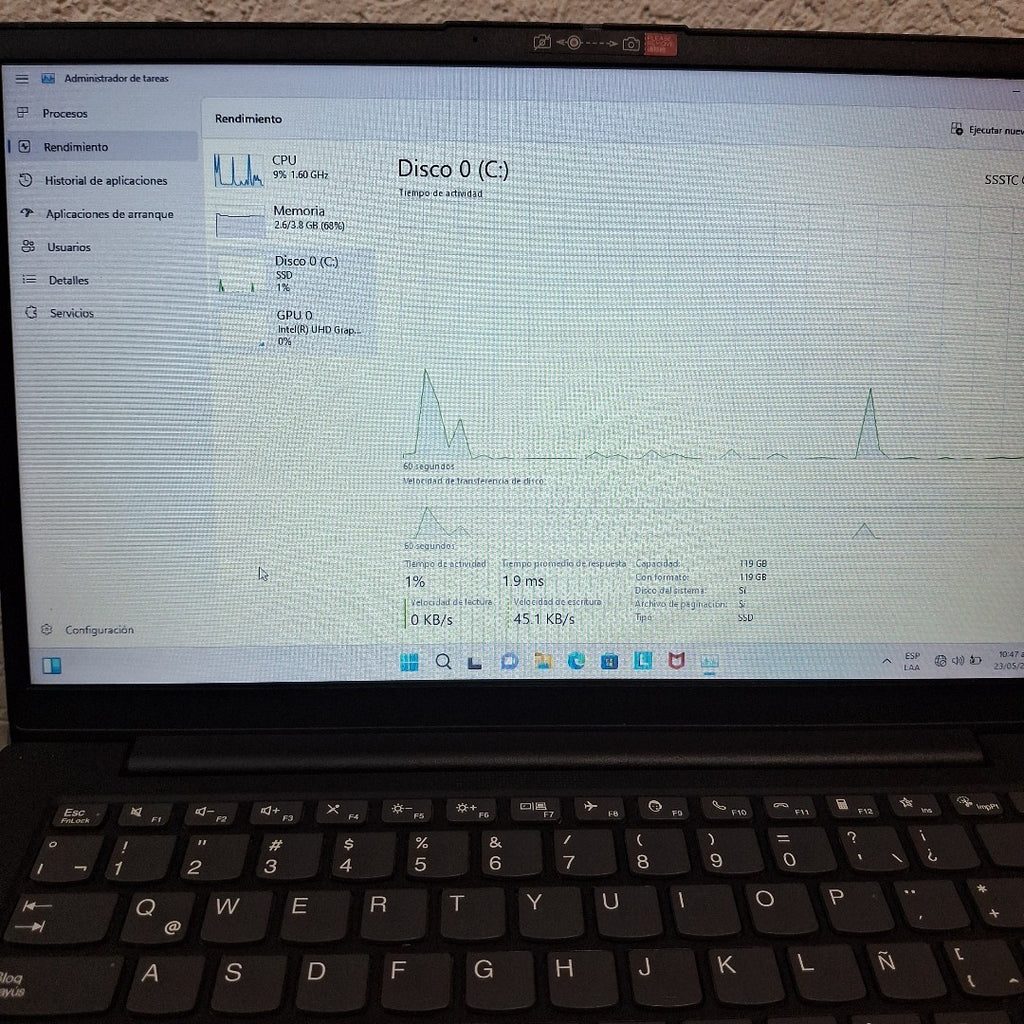LAPTOP LENOVO V14 G2 IJL (2024) 128 GB SSD 4 GB RAM (SEMINUEVO)