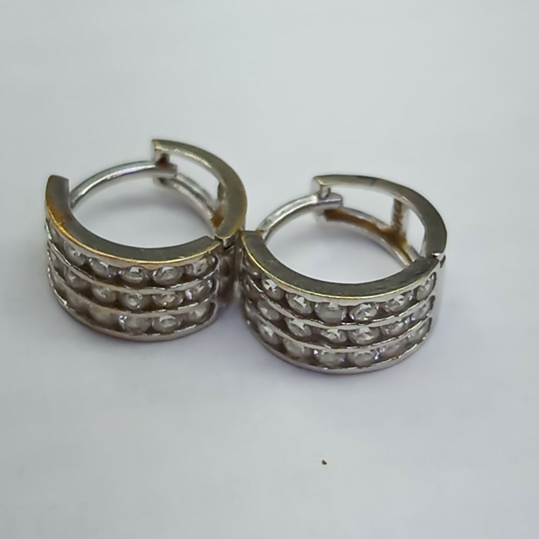ARETES PAR ORO, ORO BLANCO 14 K 2.1 GRMS (SEMINUEVO)