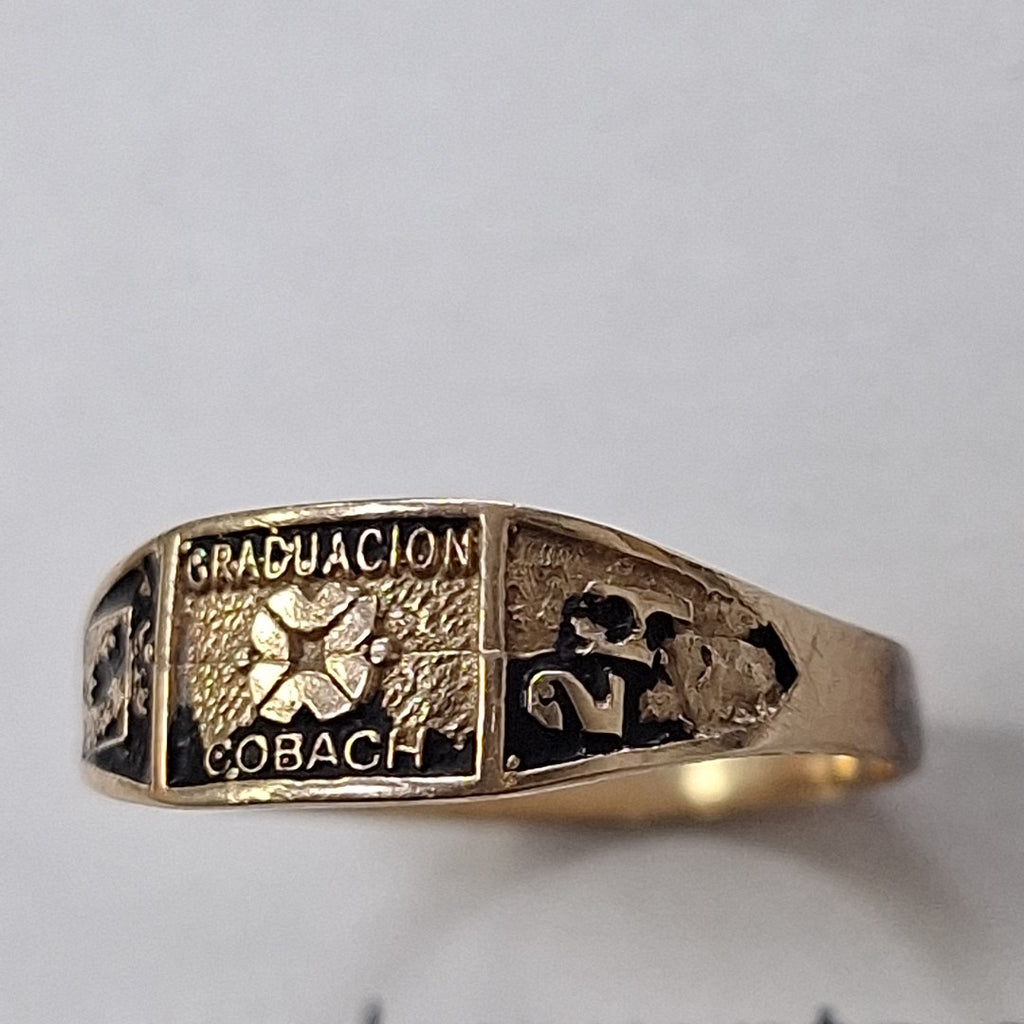 ANILLO DE GRADUACIÓN ORO 8 K 1.2 GRMS (SEMINUEVO)