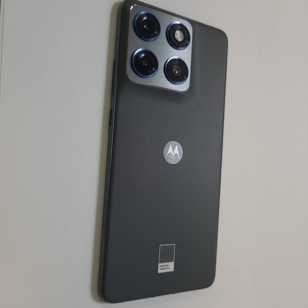 CELULAR MOTOROLA EDGE 70 XT2601-3 (2025) 512 GB 12 GB RAM (SEMINUEVO)