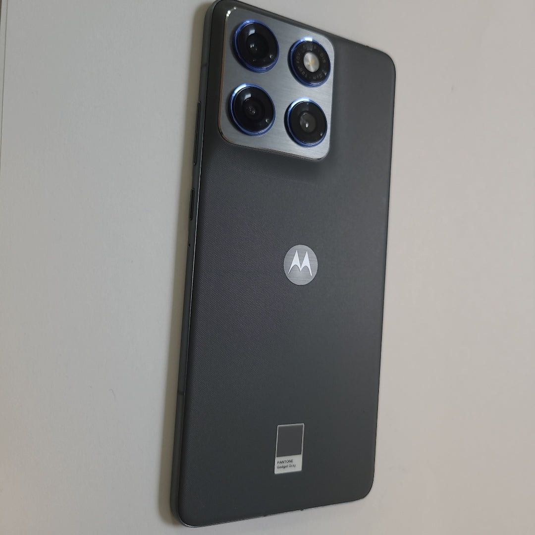 CELULAR MOTOROLA EDGE 70 XT2601-3 (2025) 512 GB 12 GB RAM (SEMINUEVO)