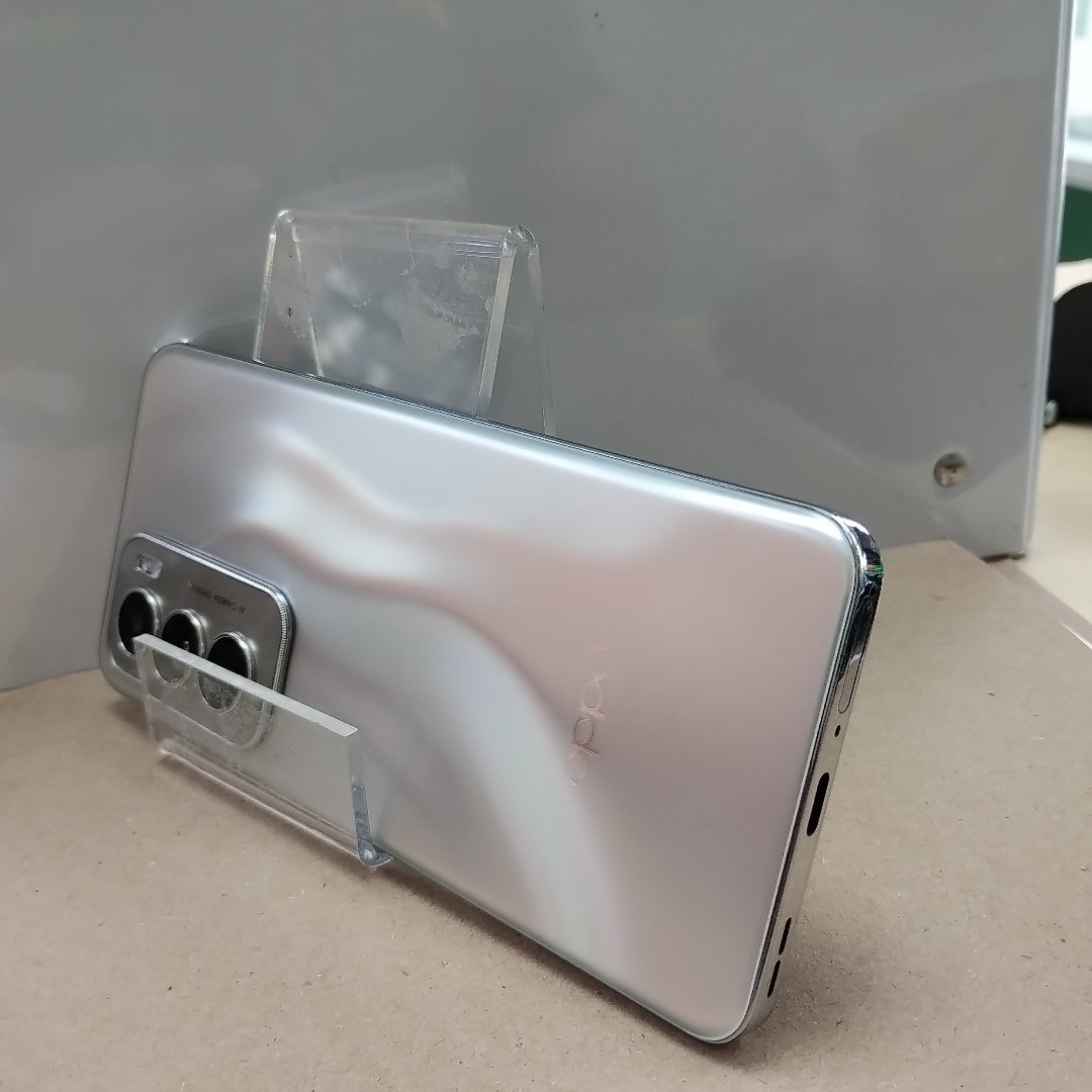 CELULAR OPPO RENO12 5G CPH2625 (2024) 512 GB 12 GB RAM (SEMINUEVO)