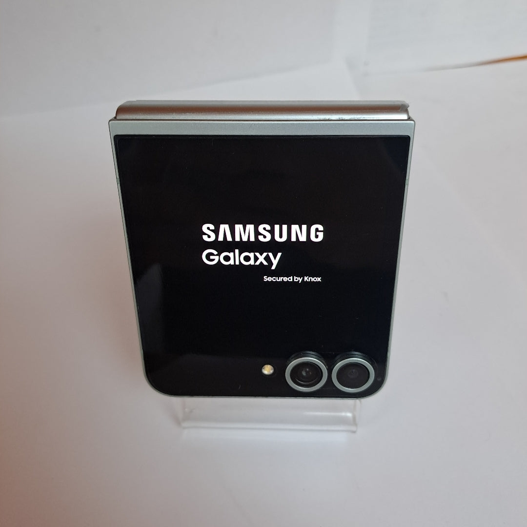 CELULAR SAMSUNG GALAXY Z FLIP6 SM-F741B (2024) 512 GB 12 GB RAM (SEMINUEVO)
