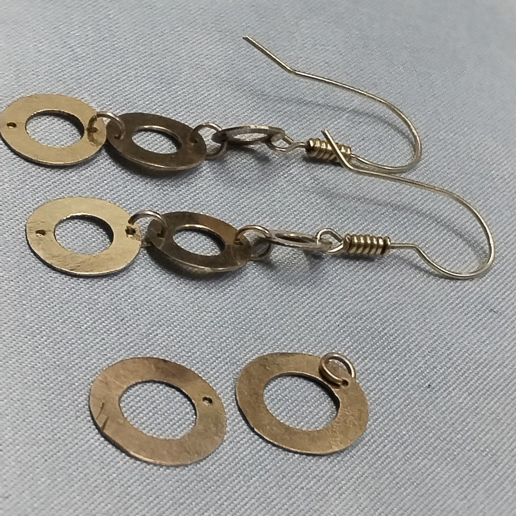 ARETES PAR ORO 8 K 2.5 GRMS (SEMINUEVO)