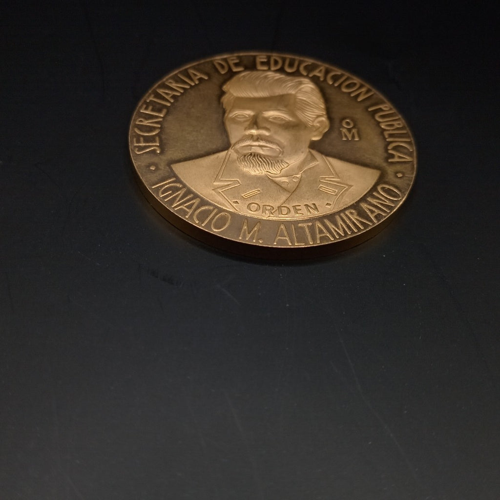 MEDALLA CONMEMORATIVA ORO 21 K 41.8 GRMS (SEMINUEVO)