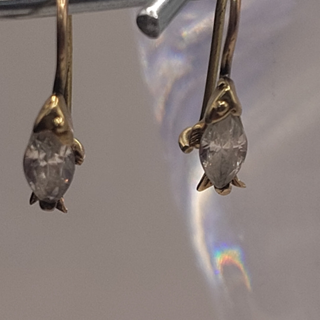 ARETES PAR ORO 8 K 0.9 GRMS (SEMINUEVO)