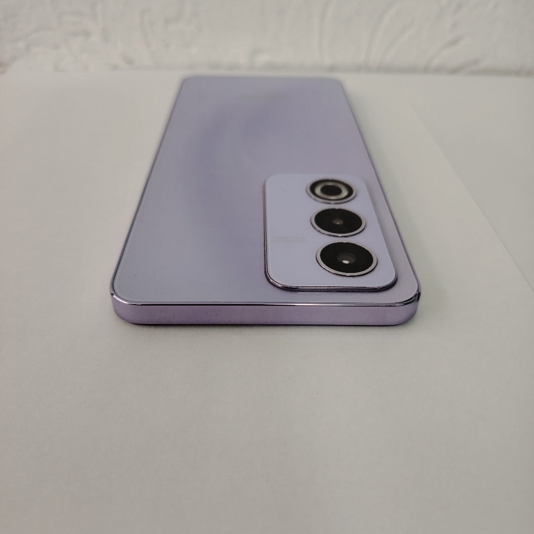CELULAR OPPO A80 5G CPH2639 (2024) 256 GB 8 GB RAM (SEMINUEVO)
