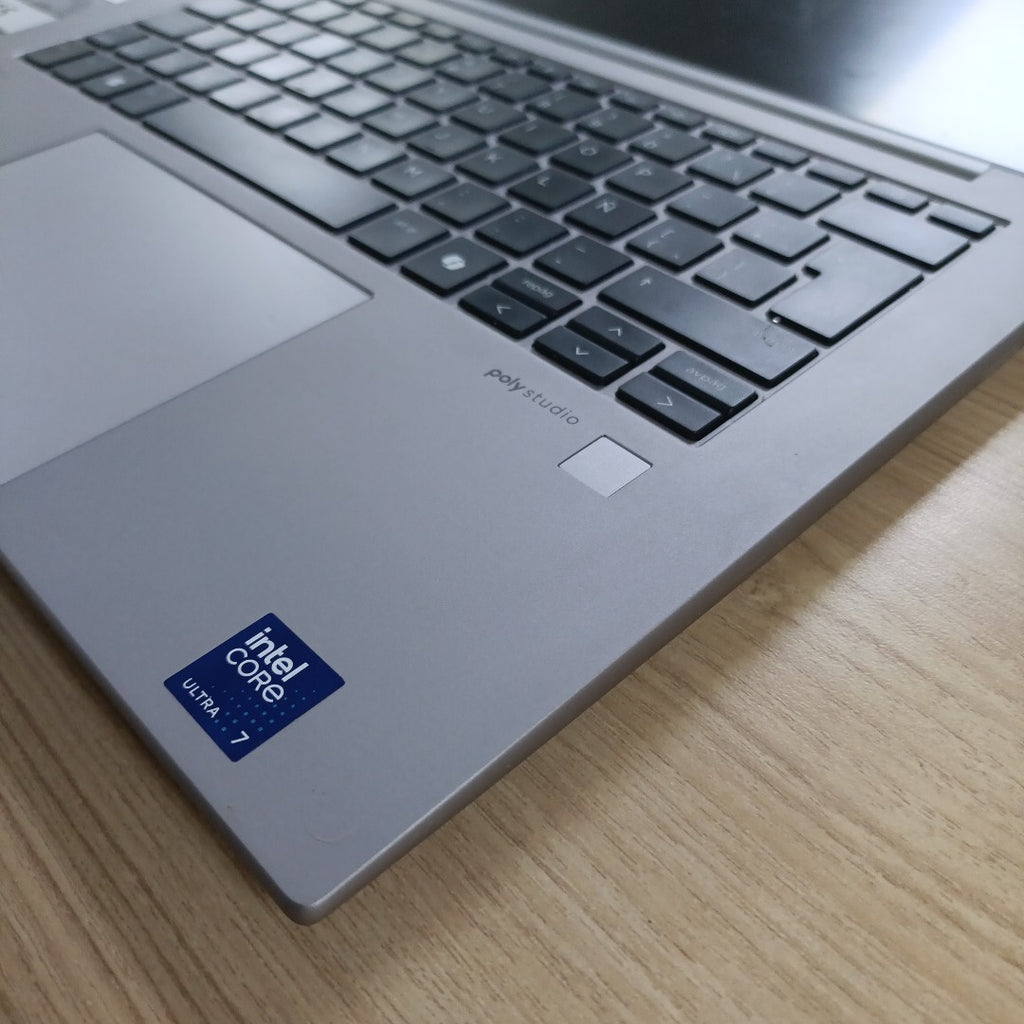 LAPTOP HP ZBOOK FIREFLY 14 G11 (2024) 512 GB SSD 16 GB RAM (SEMINUEVO)