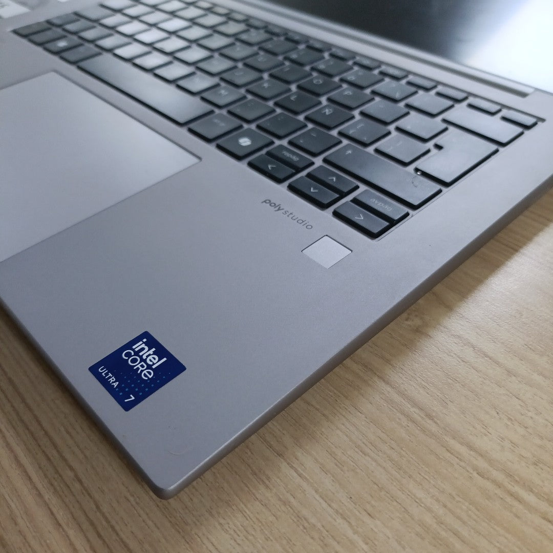 LAPTOP HP ZBOOK FIREFLY 14 G11 (2024) 512 GB SSD 16 GB RAM (SEMINUEVO)