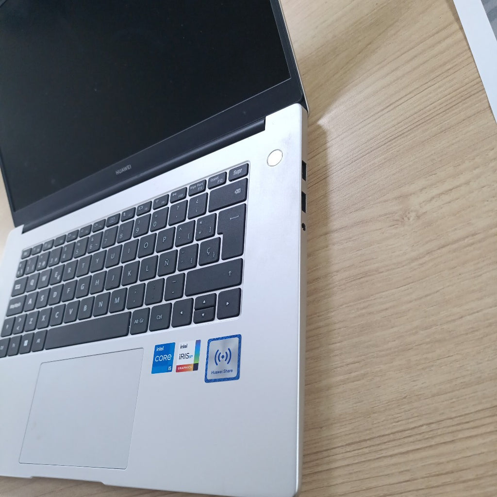 LAPTOP HUAWEI MATEBOOK D 15 BODE-WDH9 (2022) 512 GB SSD 8 GB RAM (SEMINUEVO)
