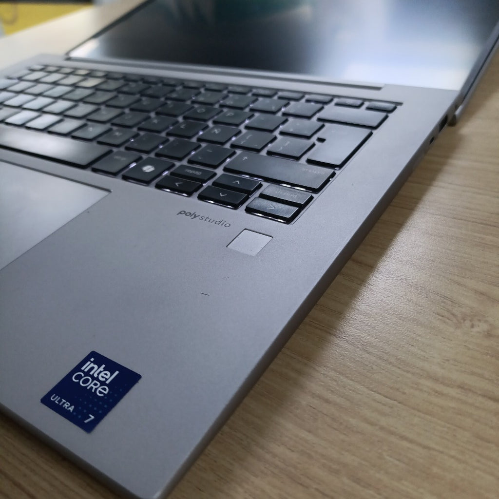 LAPTOP HP ZBOOK FIREFLY 14 G11 (2024) 512 GB SSD 16 GB RAM (SEMINUEVO)