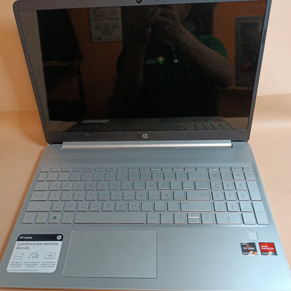 LAPTOP HP 15-EF2518LA (2023) 256 GB SSD 12 GB RAM (SEMINUEVO)