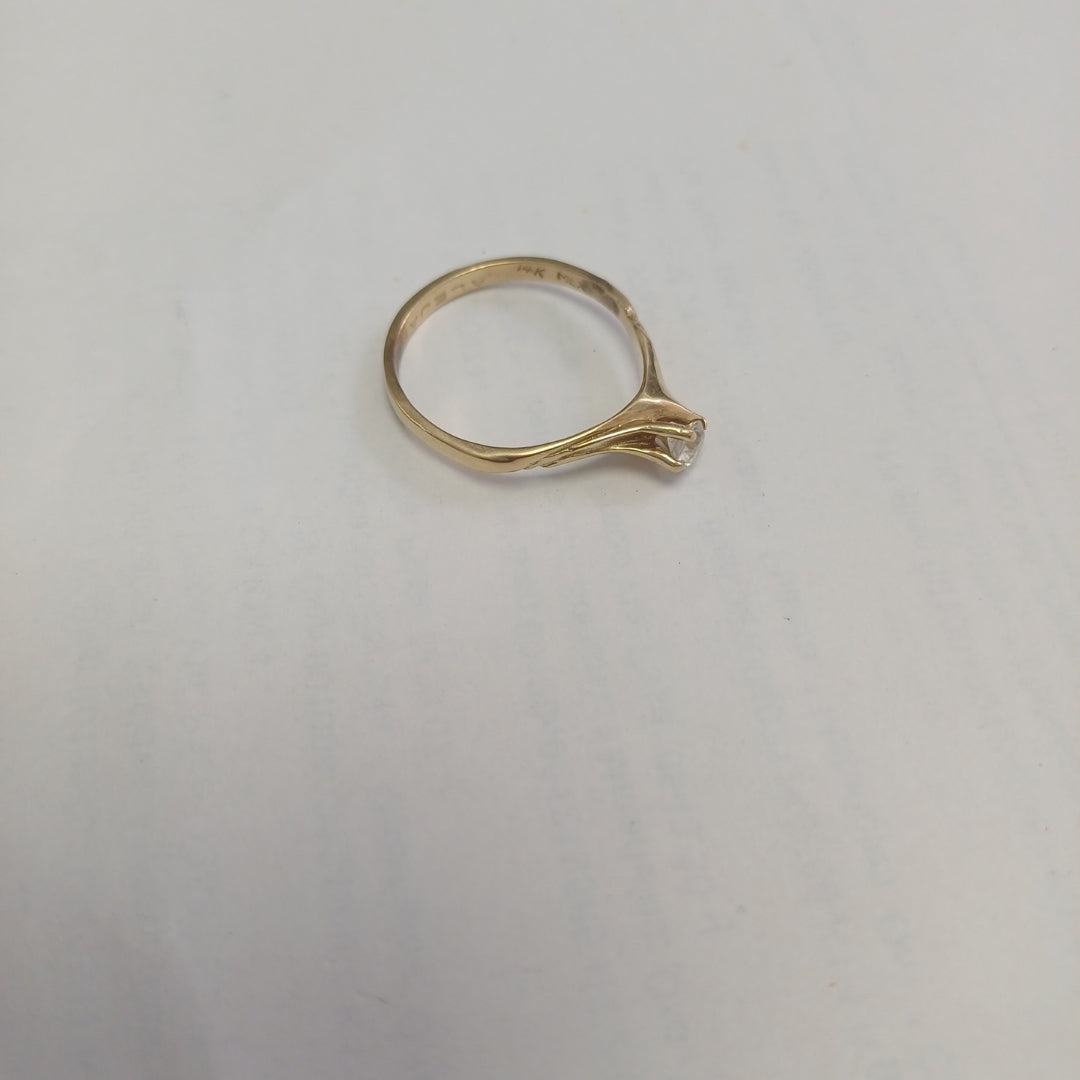 SOLITARIO ORO 14 K 2.8 GRMS (SEMINUEVO)