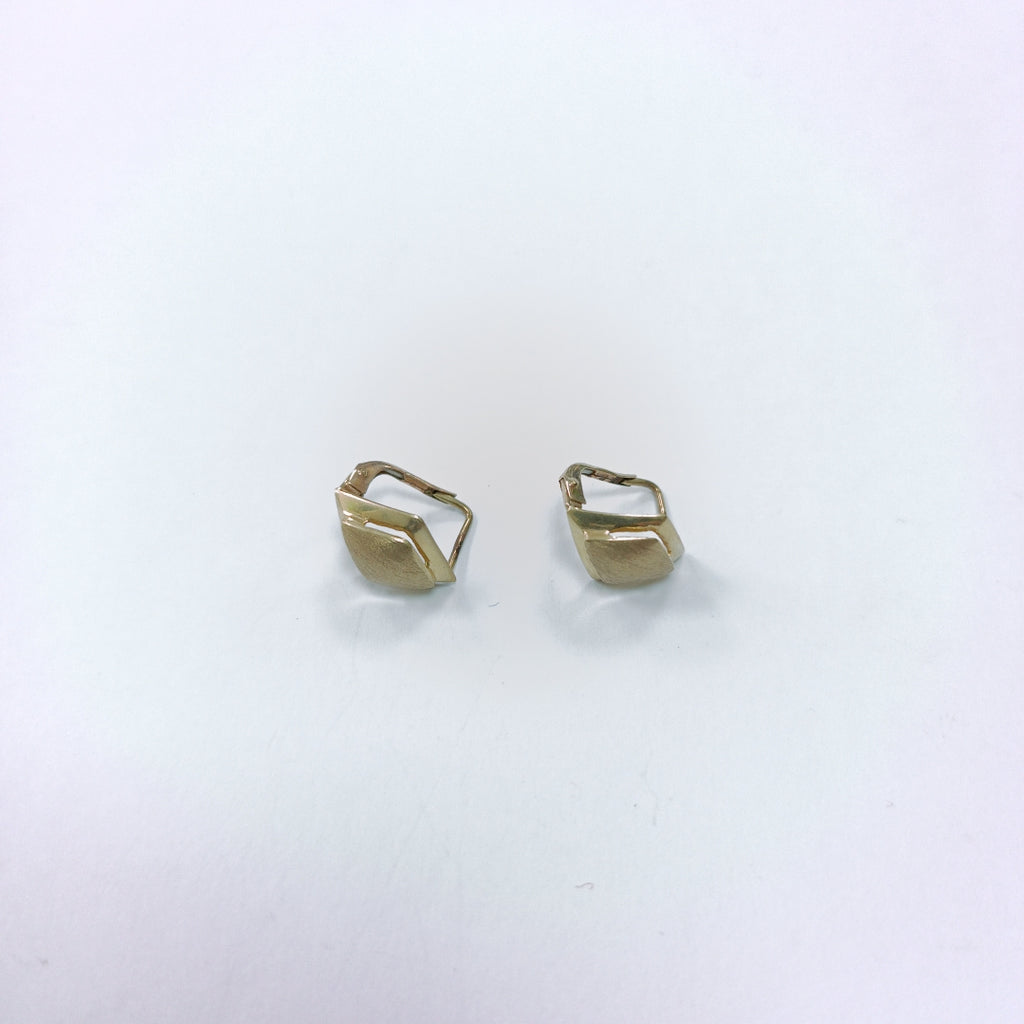 ARETES PAR ORO 8 K 1.8 GRMS (SEMINUEVO)