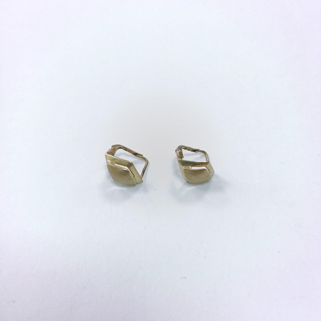 ARETES PAR ORO 8 K 1.8 GRMS (SEMINUEVO)