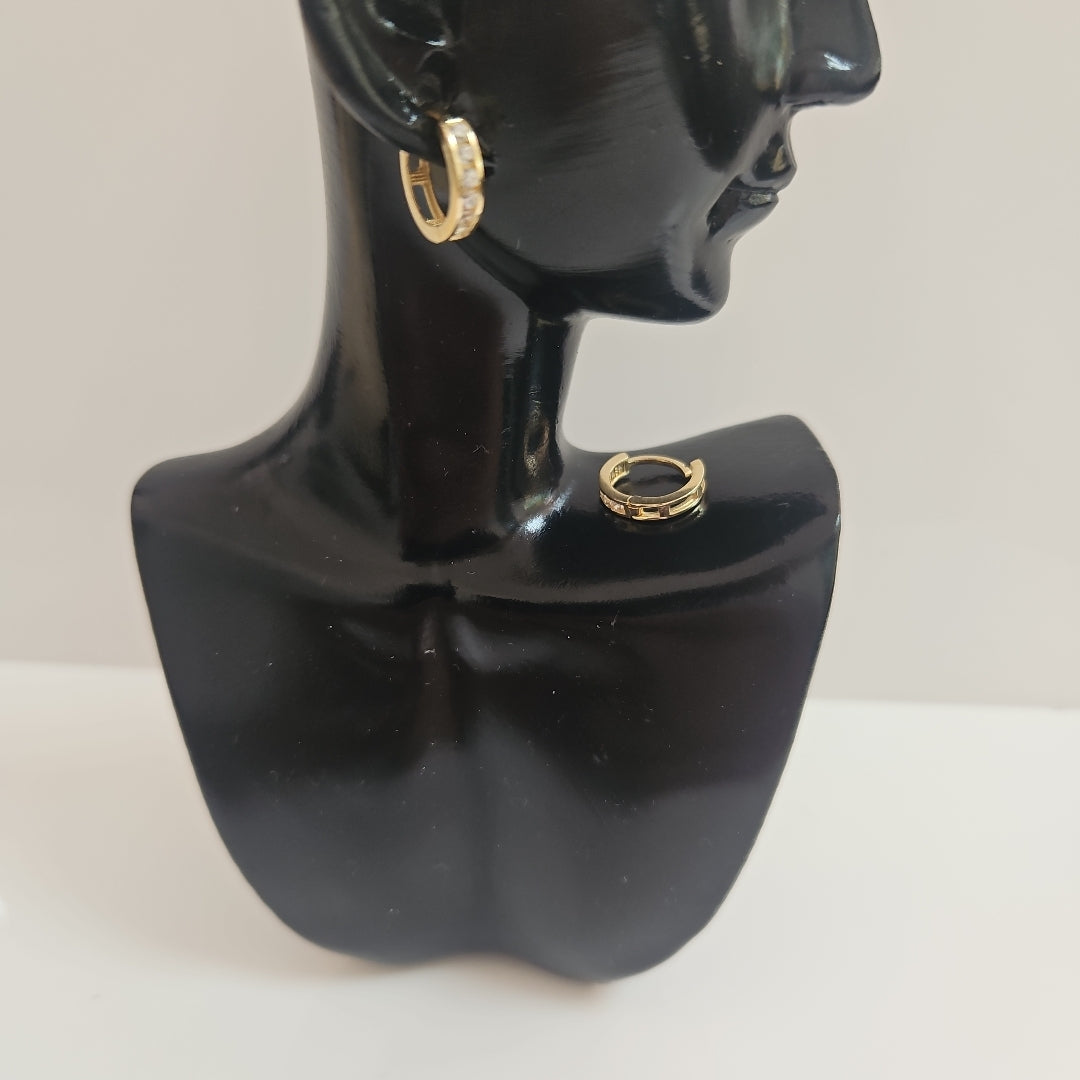 ARETES ARRACADAS C/CIRCONIAS ORO 10K 0.9 GR (NUEVO)