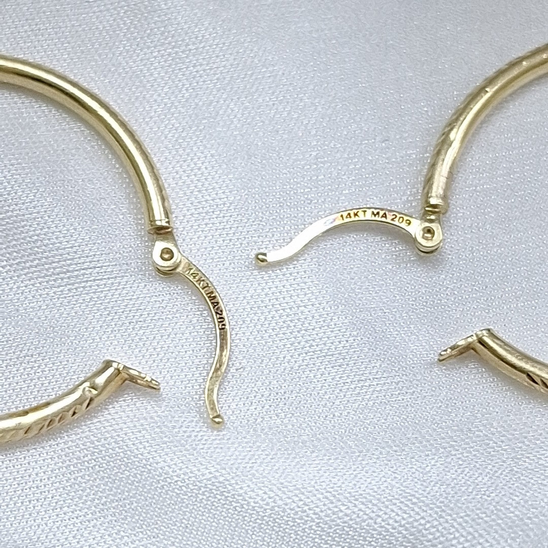 ARRACADAS PAR ORO 14 K 1.8 GRMS (SEMINUEVO)