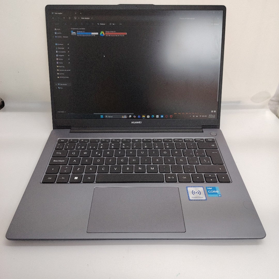 LAPTOP HUAWEI MATEBOOK D14 MDF-X (2024) 256 GB 8 GB RAM (SEMINUEVO)