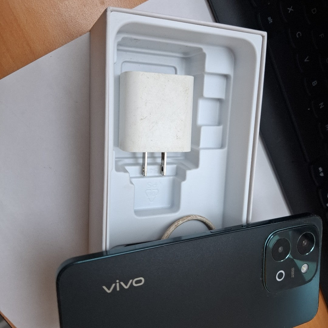 CELULAR VIVO Y28 V2352 256 GB 8 GB RAM (SEMINUEVO)