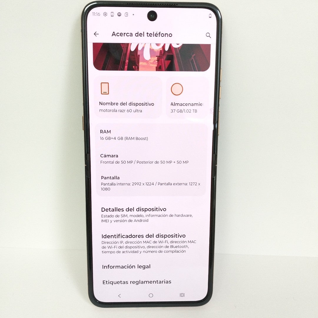 CELULAR MOTOROLA RAZR 60 ULTRA XT2551-6 (2025) 1 TB 16 GB RAM (SEMINUEVO)