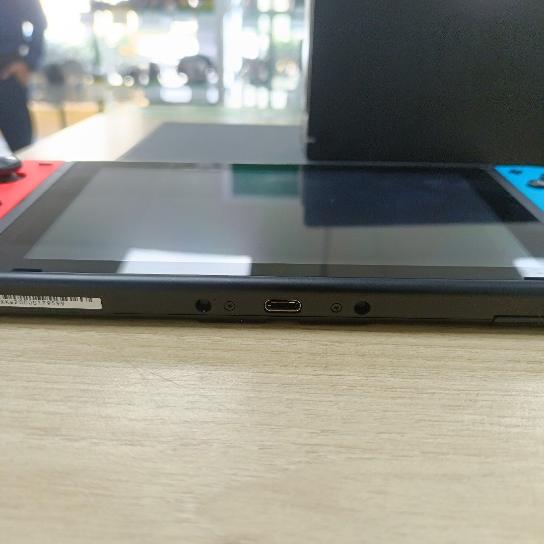 CONSOLA DE VIDEOJUEGO NINTENDO SWITCH 1.1 32 GB (SEMINUEVO)